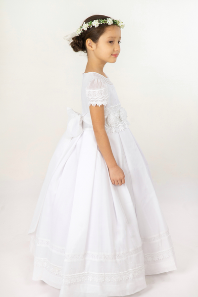 Vestido de comunión, Velas de comunión, Zapatos de comunión, Guantes de comunión, Bolsos de comunión, Chicago, London, Illinois, UK, Liverpool, Ireland, Belfast, Dublin, Germany, Miami, Canada, Toronto, Wasilla, Texas, Houston, Orlando, Weston, New York, Massachusetts, California, Colombia, Bogotá, Miami, México, Puerto Vallarta, Guadalajara, República Dominicana, Quito.