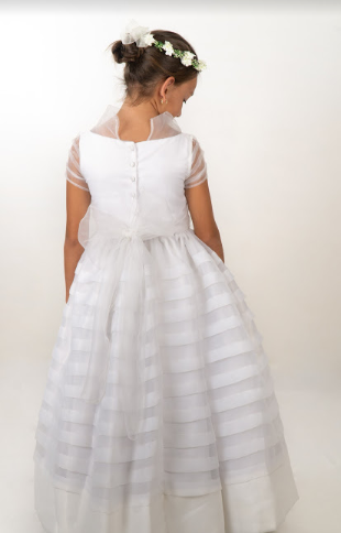 Vestido de comunión, Velas de comunión, Chicago, London, Illinois, UK, Liverpool, Ireland, Belfast, Dublin, Germany, Miami, Canada, Toronto, Wasilla, Texas, Houston, Orlando, Weston, New York, Massachusetts, California, Colombia, Bogotá, Miami, México, Puerto Vallarta, Guadalajara, República Dominicana, Quito.Zapatos de comunión, Guantes de comunión, Bolsos de comunión.