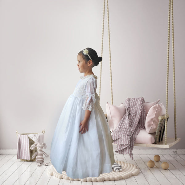 Vestido de comunión, Velas de comunión, Zapatos de comunión, Guantes de comunión, Bolsos de comunión, Chicago, London, Illinois, UK, Liverpool, Ireland, Belfast, Dublin, Germany, Miami, Canada, Toronto, Wasilla, Texas, Houston, Orlando, Weston, New York, Massachusetts, California, Colombia, Bogotá, Miami, México, Puerto Vallarta, Guadalajara, República Dominicana, Quito.