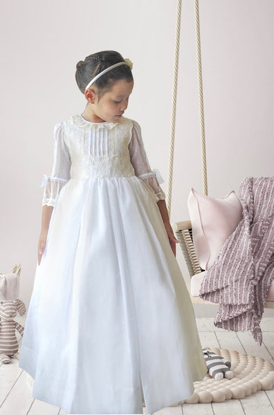 Vestido de comunión, Velas de comunión, Zapatos de comunión, Guantes de comunión, Bolsos de comunión, Chicago, London, Illinois, UK, Liverpool, Ireland, Belfast, Dublin, Germany, Miami, Canada, Toronto, Wasilla, Texas, Houston, Orlando, Weston, New York, Massachusetts, California, Colombia, Bogotá, Miami, México, Puerto Vallarta, Guadalajara, República Dominicana, Quito.